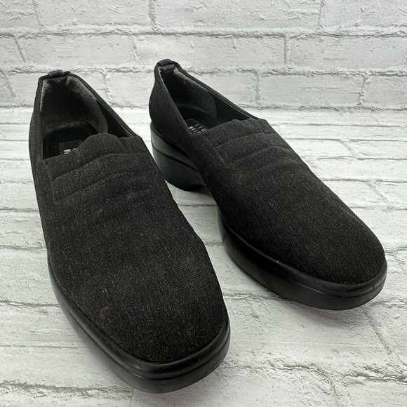 Stuart Weitzman Slip On Loafers Black Heels Women's Size 7.5 - Picture 10 of 10